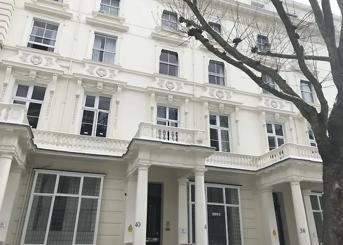 Sandeman-Allen Hostel London